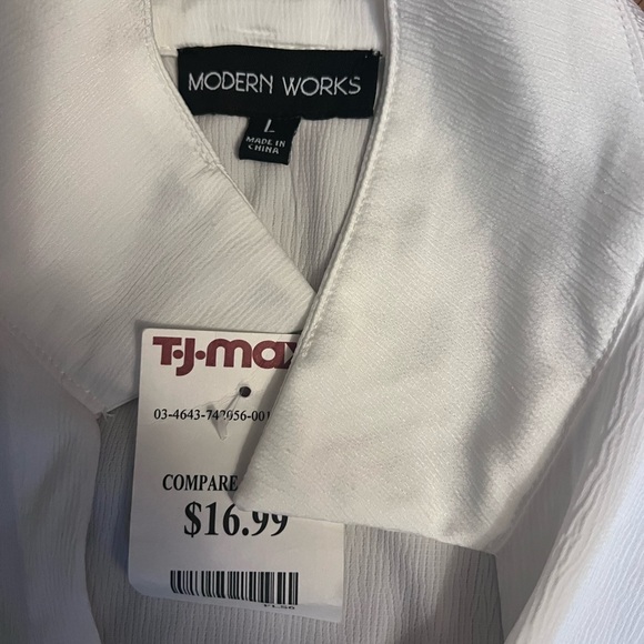 White blouse brand new size large - Picture 2 of 2